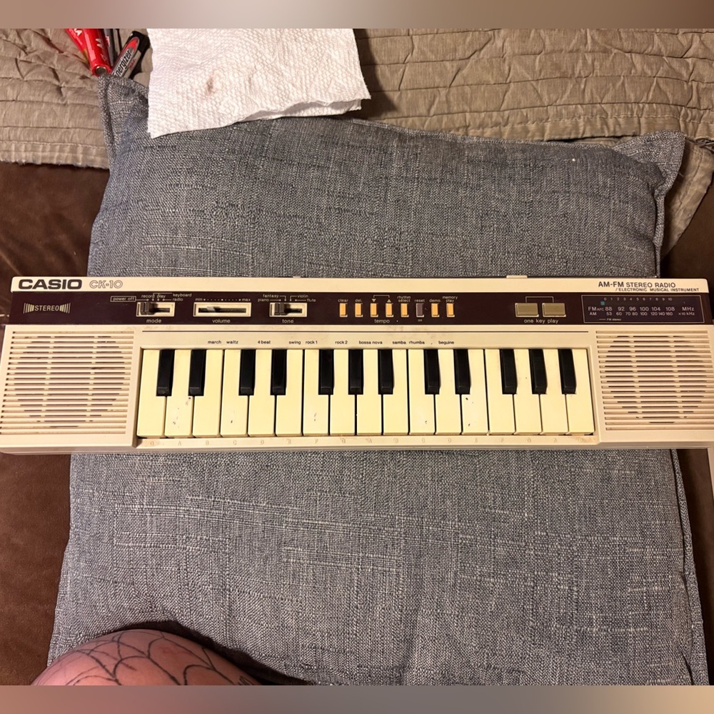 Vintage Casio 80’s CK-10 keyboard with radio